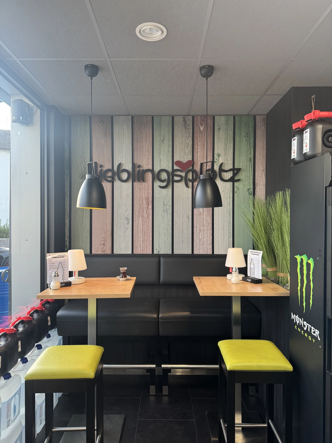 Probst Carwash GmbH - Autowaschanlage mit Bistro - Bistro-Interieur