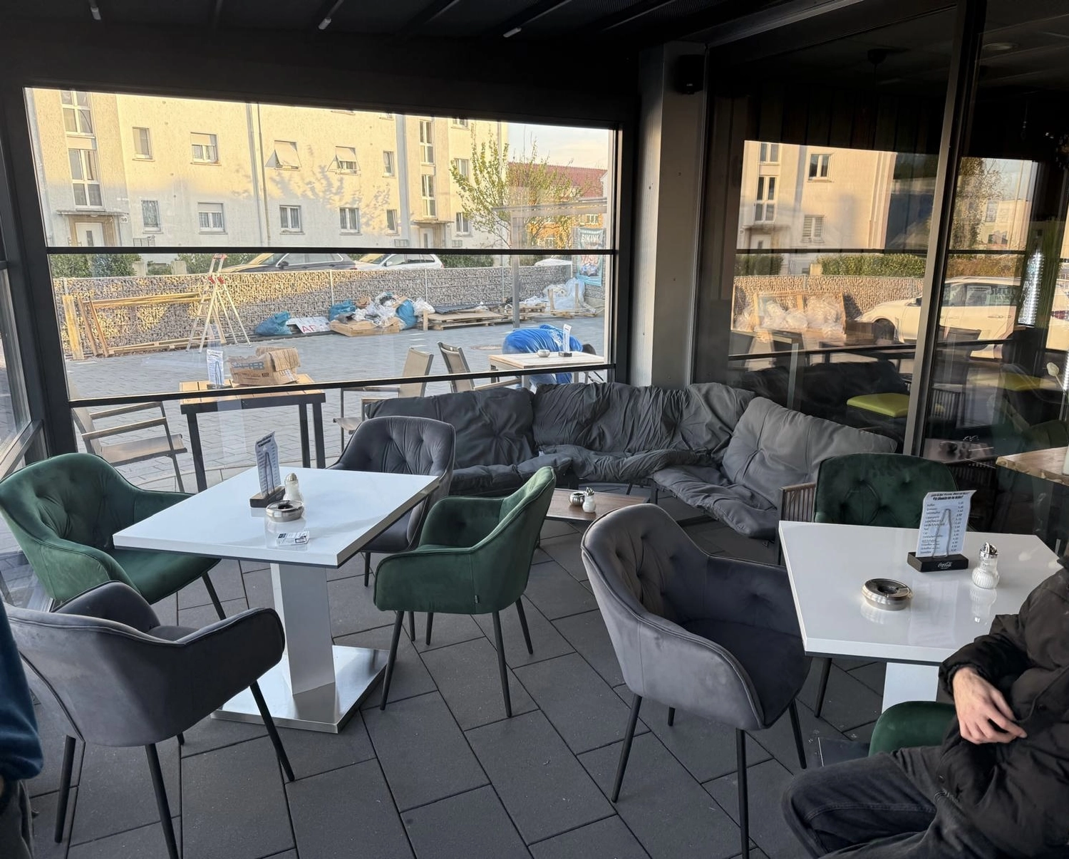 Probst Carwash GmbH - Autowaschanlage mit Bistro - Bistro-Interieur