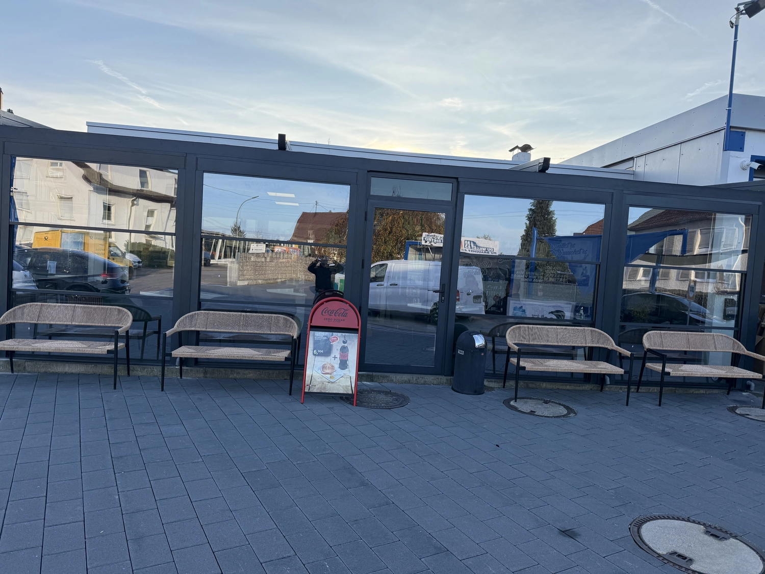 Probst Carwash GmbH - Autowaschanlage mit Bistro - Bistro-Interieur